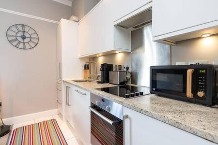 Central, Stunning 2 Bed Apartment With Parking! Cambridge  Luaran gambar