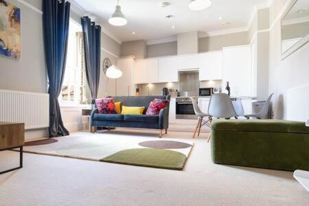Central, Stunning 2 Bed Apartment With Parking! Cambridge  Luaran gambar